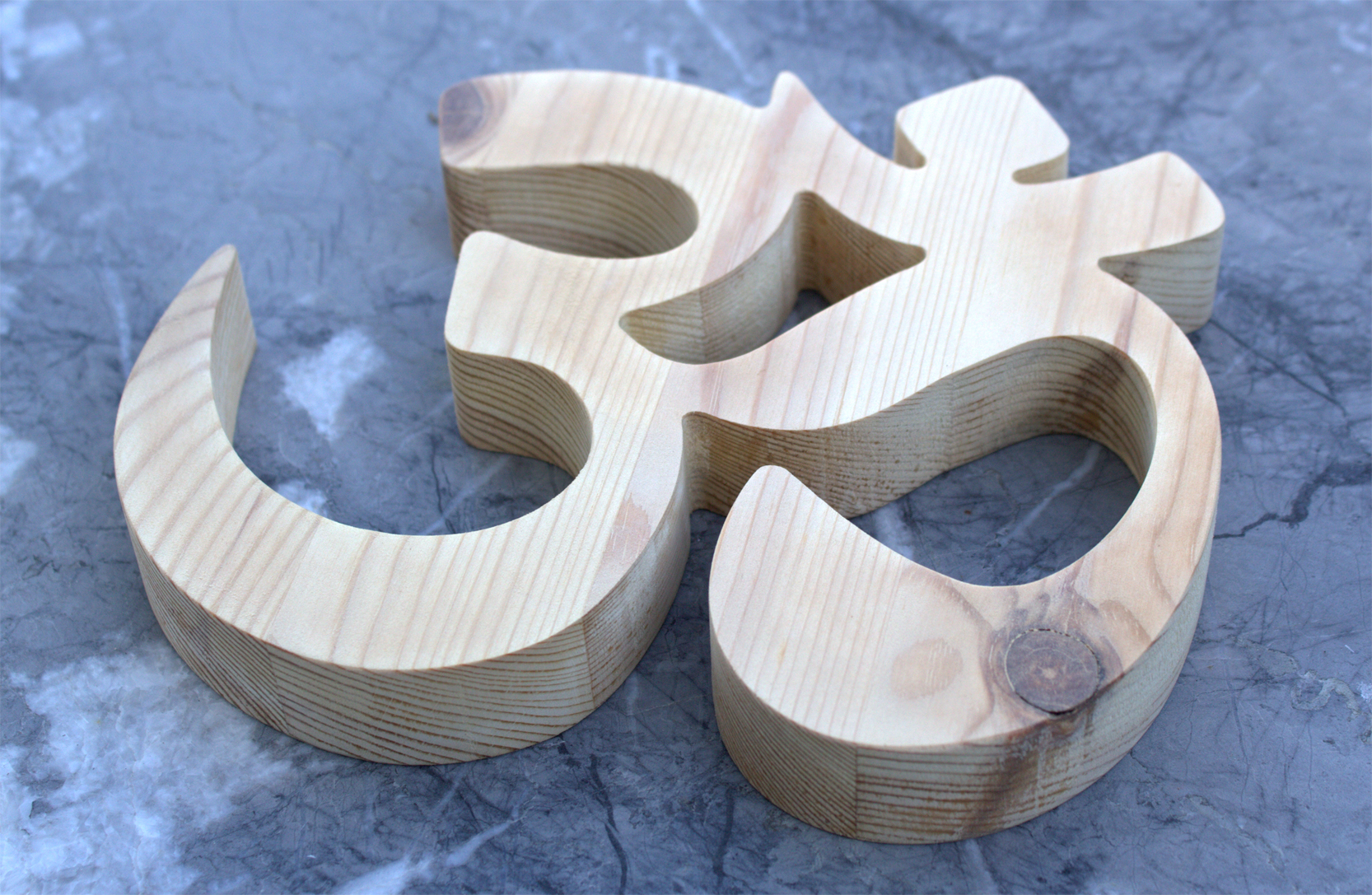 Om / Aum Zeichen ca. 18x15x2,4cm aus Kiefernholz – Bild 2